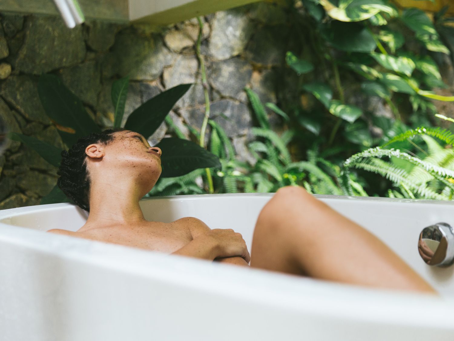 Discovering Balance: How Shower Meditation Promotes Focus in Stressful Moments